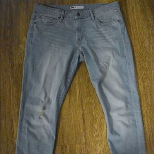 Levi’s light wash denim jeans